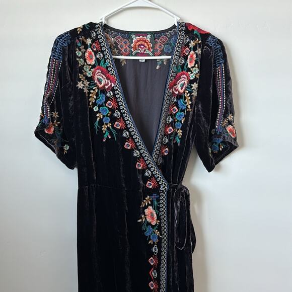 Johnny Was Isadora Velvet Wrap Purple Short Sleeve Embroidered Dress Size:XS - Picture 4 of 7